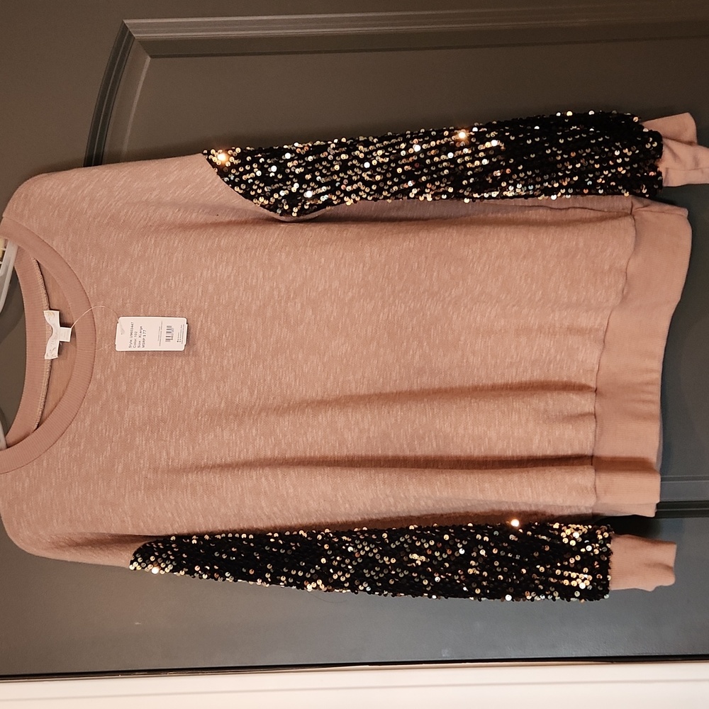 NWT Sequin sleeve Suzanne Betro top